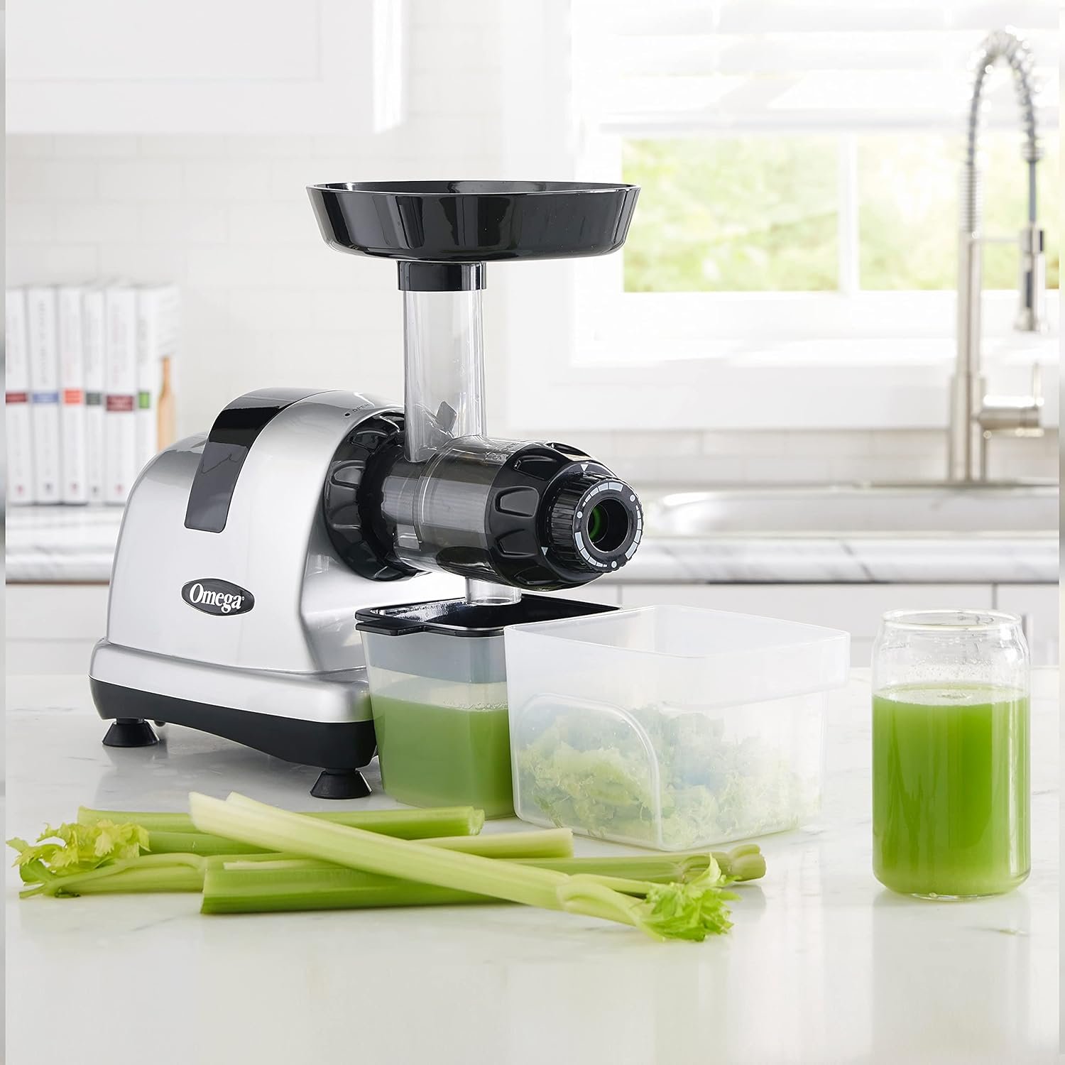 Omega Masticating Juicer, Cold Press Juicer Machine For Celery with Adjustable Dial, 200-Watts, Silver - Image 3